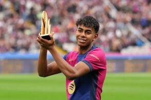 太阳险胜雄鹿！3人优秀5人及格，2人低迷