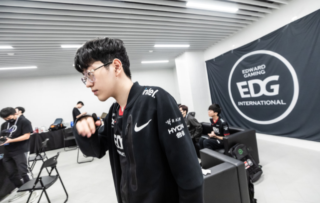 并未急于进 并未急于进