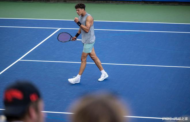 被许多媒体 被许多媒体